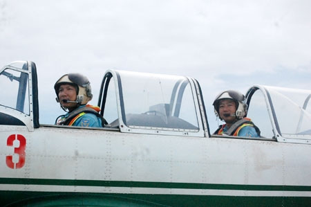 Rạng rỡ nụ cười trước giờ cất cánh