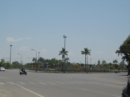 Các tuyến đường liên xã ở các huyện Tương Dương, Con Cuông, Qùy Châu, Quế Phong và Qùy Hợp vắng bóng người qua lại.