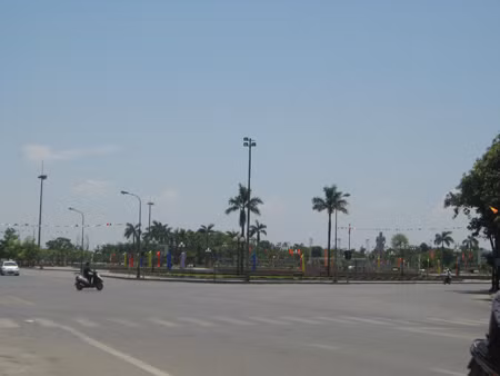 Các tuyến đường liên xã ở các huyện Tương Dương, Con Cuông, Qùy Châu, Quế Phong và Qùy Hợp vắng bóng người qua lại.