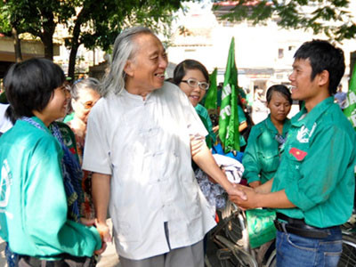 GS Phạm Đức Dương tham gia chuyến xe đạp xuyên Việt với nhóm “Hành trình xanh”. GS Phạm Đức Dương tham gia chuyến xe đạp xuyên Việt với nhóm “Hành trình xanh”