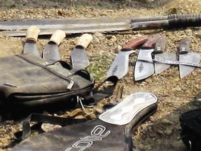 Dao, mã tấu thu được tại hiện trường