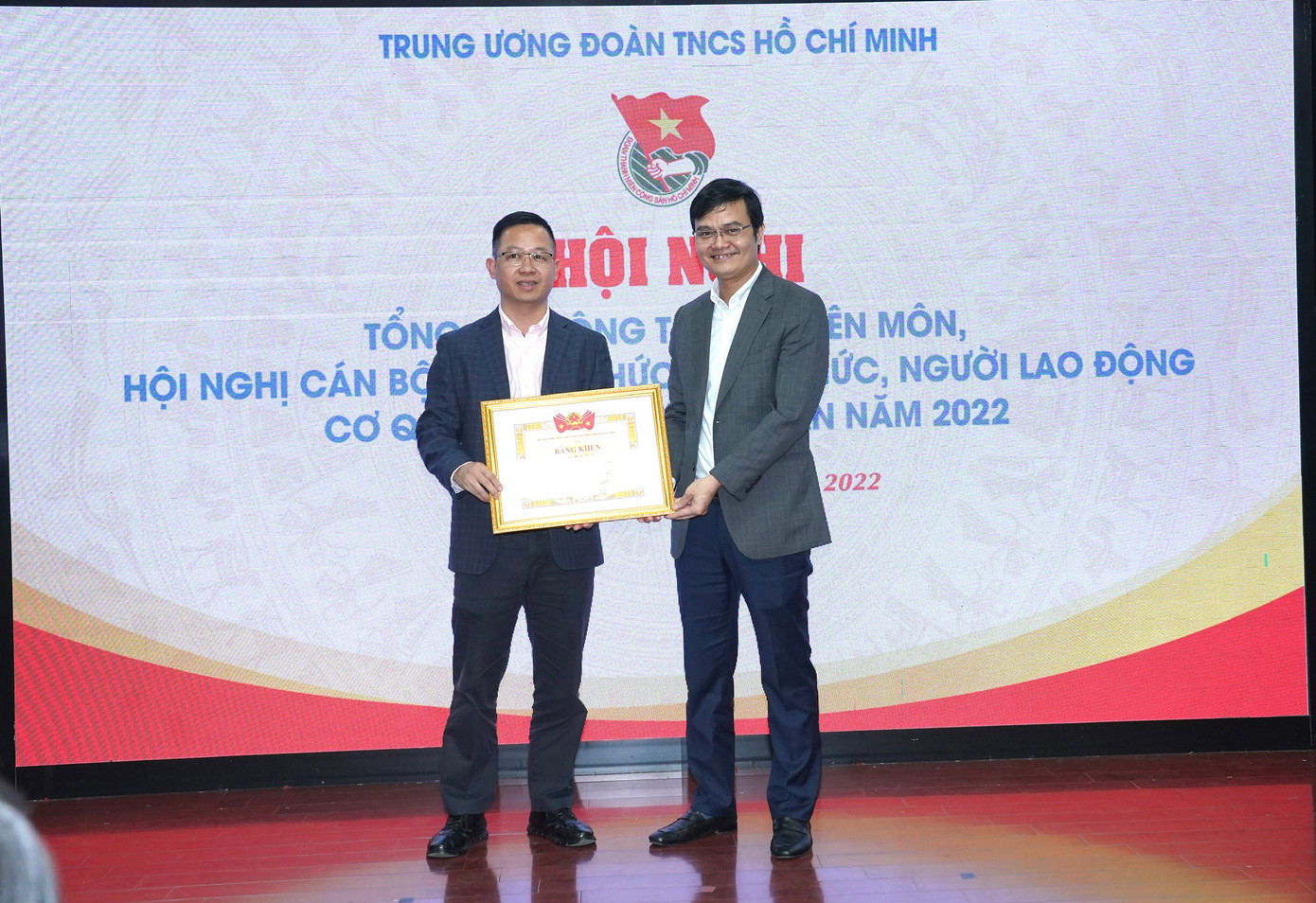 Nhà báo Lê Minh Tuấn, Phó Trưởng ban Thời sự - Chính trị, Chủ tịch Công đoàn Báo Tiền Phong là cá nhân duy nhất nhận danh hiệu Chiến sĩ thi đua T.Ư Đoàn năm 2022. Ảnh: Ngọc Thắng