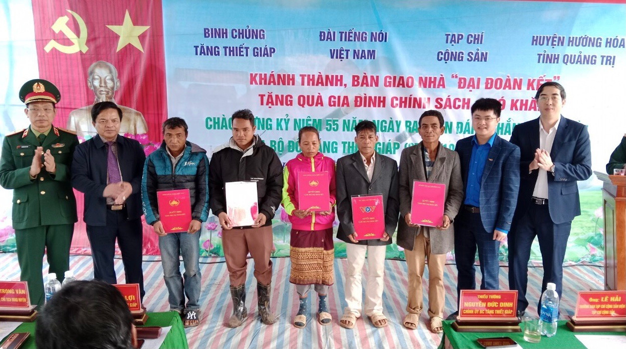 Lễ khánh thành, bàn giao 5 ngôi nhà "Đại đoàn kết" tại huyện Hướng Hóa, Quảng Trị Lễ khánh thành, bàn giao 5 ngôi nhà "Đại đoàn kết" tại huyện Hướng Hóa, Quảng Trị