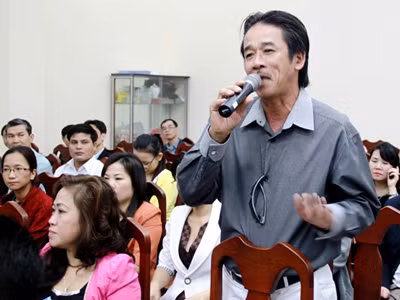 Doanh nghiệp kêu gửi dễ, khó vay. Ảnh: Nguyễn Huy