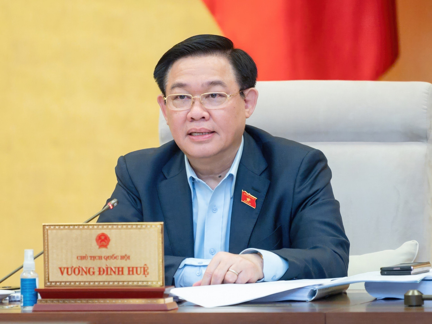 Chủ tịch Quốc hội Vương Đình Huệ phát biểu tại phiên họp. Chủ tịch Quốc hội Vương Đình Huệ phát biểu tại phiên họp.