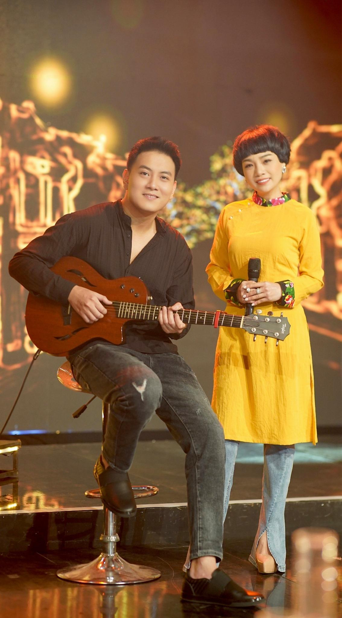 Ca sĩ Ngọc Khuê trong một chương trình truyền hình- Ảnh: NVCC