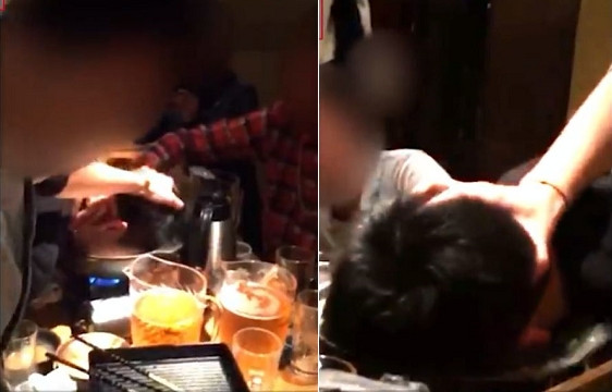 SỐC: Giám đốc giải trí dúi mặt nhân viên vào nồi lẩu sôi để... pha trò ảnh 2