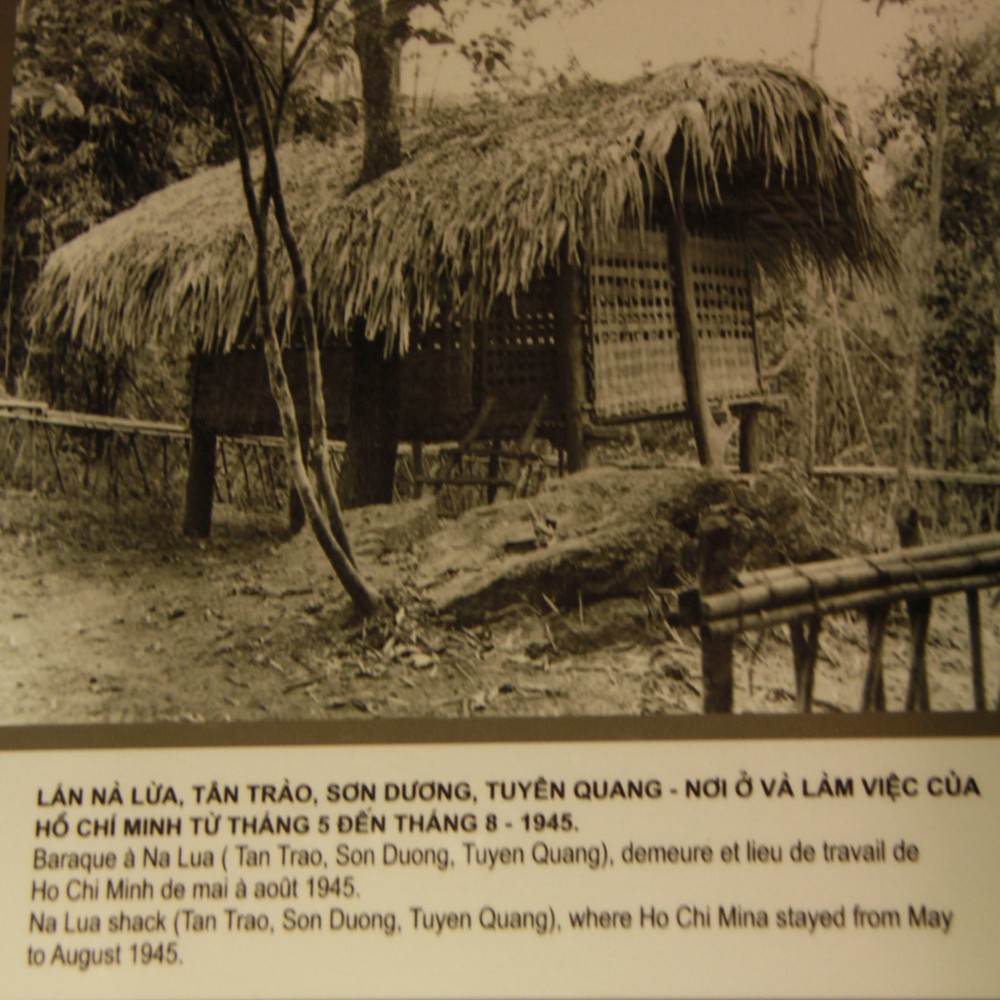 Lán Nà Lừa, Tân Trào, Sơn Dương, Tuyên Quang - Nơi ở và làm việc của Hồ Chí Minh từ tháng 5 đến tháng 8 - 1945.