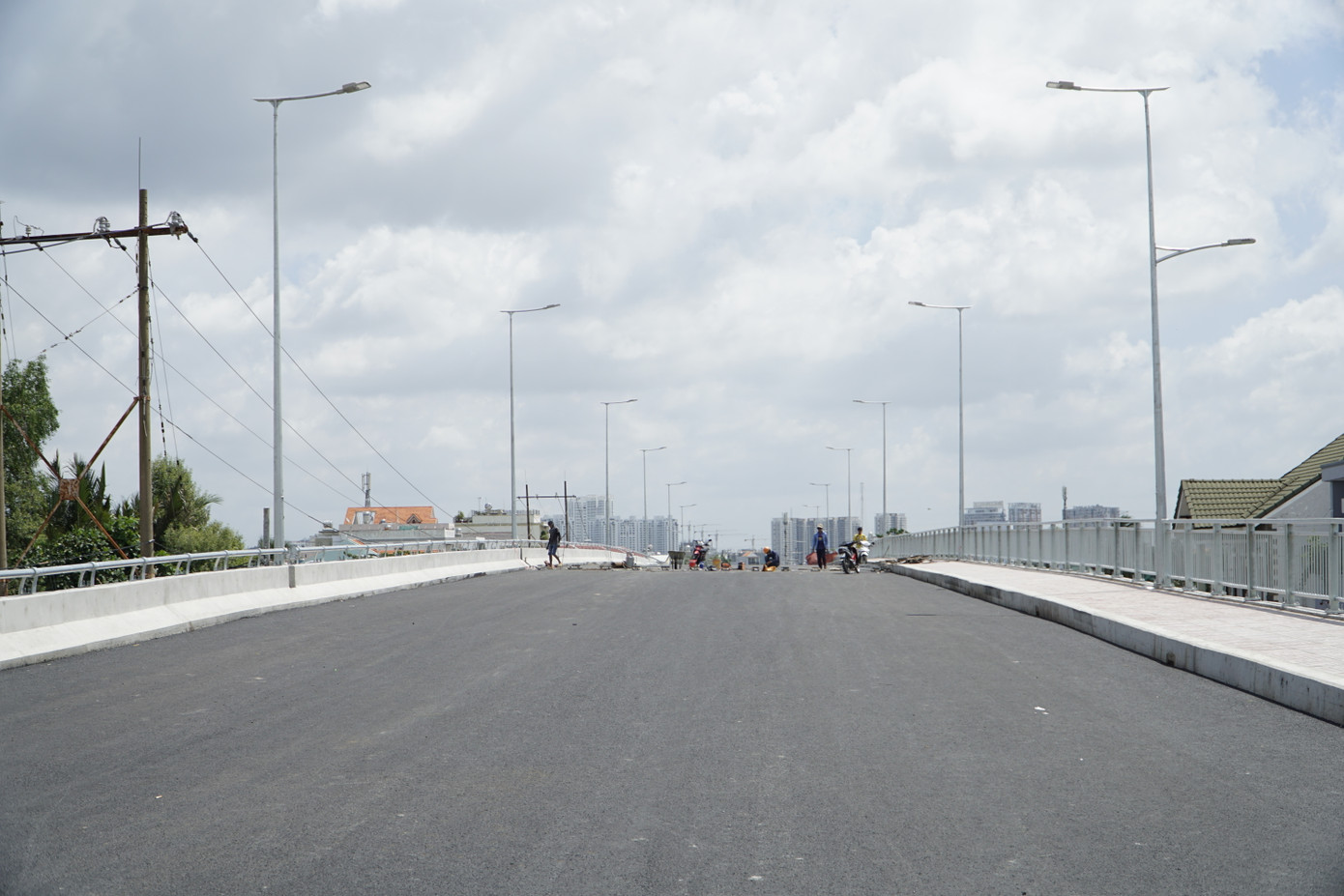 Dự án đầu tư xây dựng cầu Long Kiểng mới có quy mô phần cầu dài 318m, rộng 15m, đường dẫn có tổng chiều dài 661m, chiều rộng từ 18 - 29m cùng hệ thống thoát nước, cây xanh, chiếu sáng,...