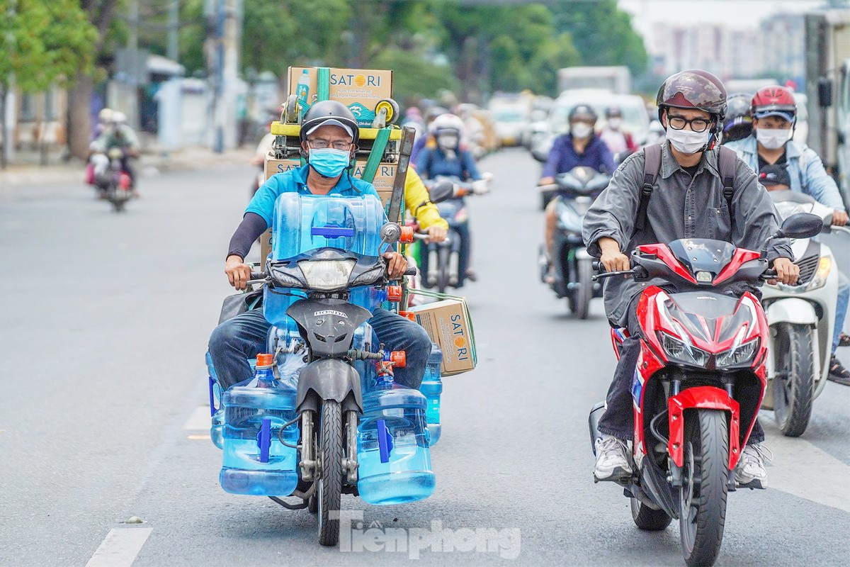 Hôm nay 8/8, chỉ số tia cực tím (UV) ở TPHCM và các tỉnh thành Nam bộ đều ở mức rất cao và duy trì trong thời điểm buổi trưa từ 10 đến 14 giờ. Ảnh minh họa: PHẠM NGUYỄN