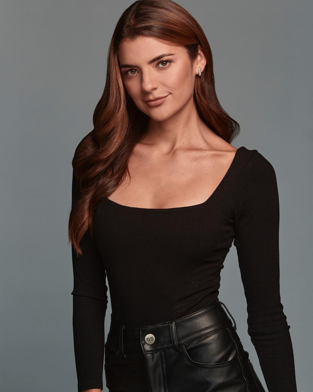 Tati Calmell có niềm đam mê với thời trang, du lịch, fitness và chăm sóc thú cưng.