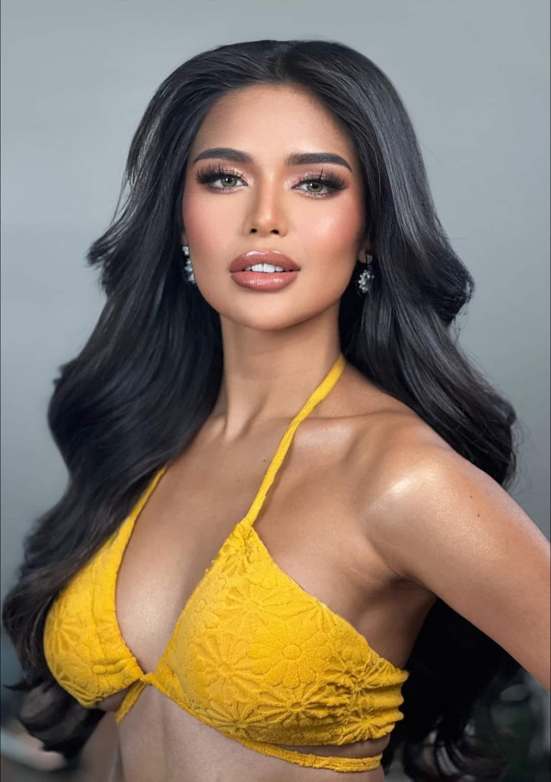 Ngày 15/6 đã diễn ra buổi họp báo ra mắt truyền thông của các thí sinh Hoa hậu Thế giới Philippines 2024. Trong sự kiện, 35 thí sinh đã nhận sash và trình diễn trang phục bikini. Người đẹp Krisnah Gravidez đại diện tỉnh Baguio là thí sinh gây chú ý ở cuộc thi năm nay. Trước đó, cô từ bỏ danh hiệu Miss Charm Philippines 2024. Krishnah Gravidez năm nay 23 tuổi, là sinh viên chuyên ngành xây dựng kỹ thuật dân dụng. Cô từng tham dự cuộc thi Hoa hậu Hoàn vũ Philippines 2023 và là một trong những ứng viên nhận được sự yêu mến của công chúng.