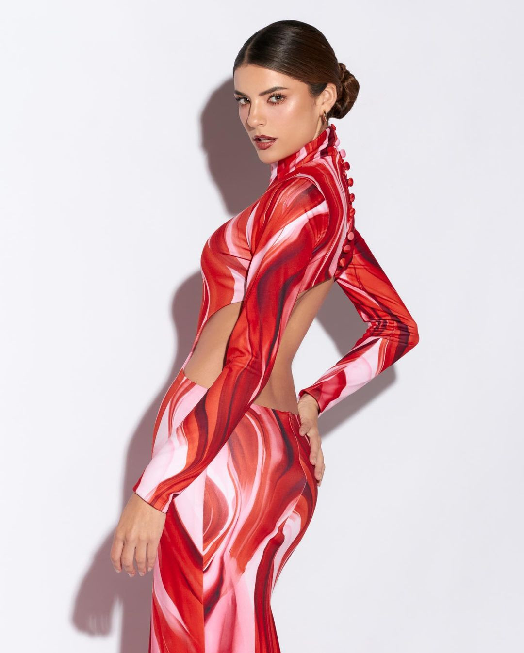 Sáng 10/6 theo giờ Việt Nam đã diễn ra chung kết Hoa hậu Hoàn vũ Peru 2024. Chung cuộc, người đẹp Tatiana Calmell đã đăng quang ngôi vị cao nhất. Cô đại diện Peru tham dự cuộc thi Hoa hậu Hoàn vũ 2024 tổ chức ở Mexico.