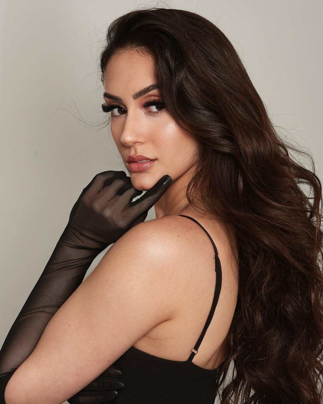 Jennifer Louise Felix đã vượt qua 10 đối thủ để đăng quang ngôi vị cao quý.