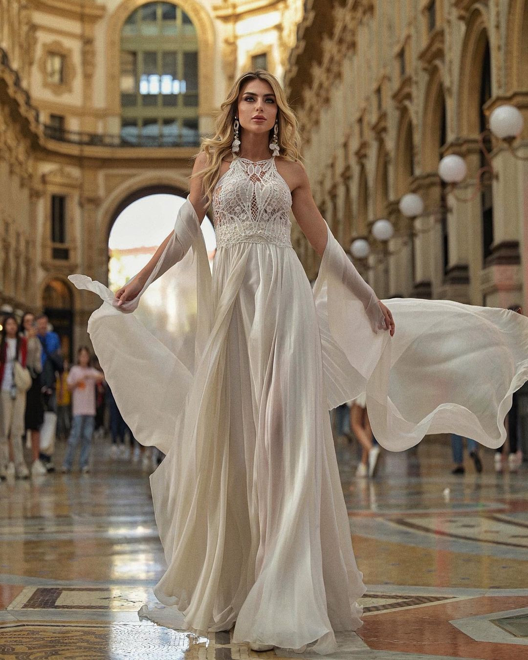 Cô là sinh viên khoa tiếp thị kỹ thuật số, đồng thời là người mẫu, người có ảnh hưởng trên mạng xã hội. Người đẹp có mơ ước trở thành nhà báo.