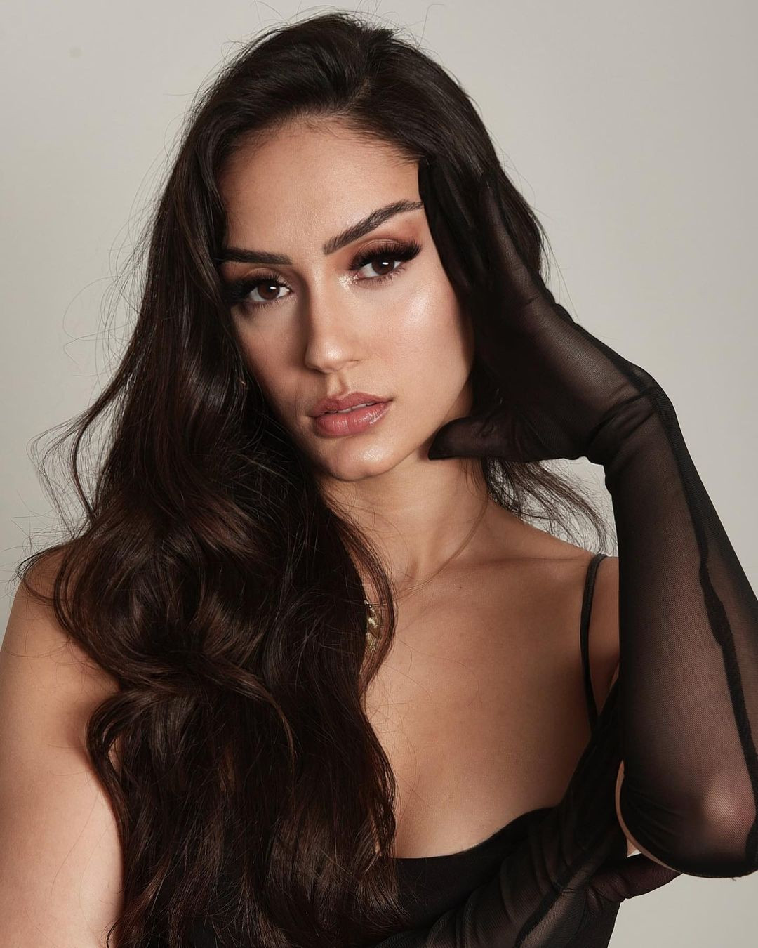 Jennifer Louise Felix đã vượt qua 10 đối thủ để đăng quang ngôi vị cao quý.