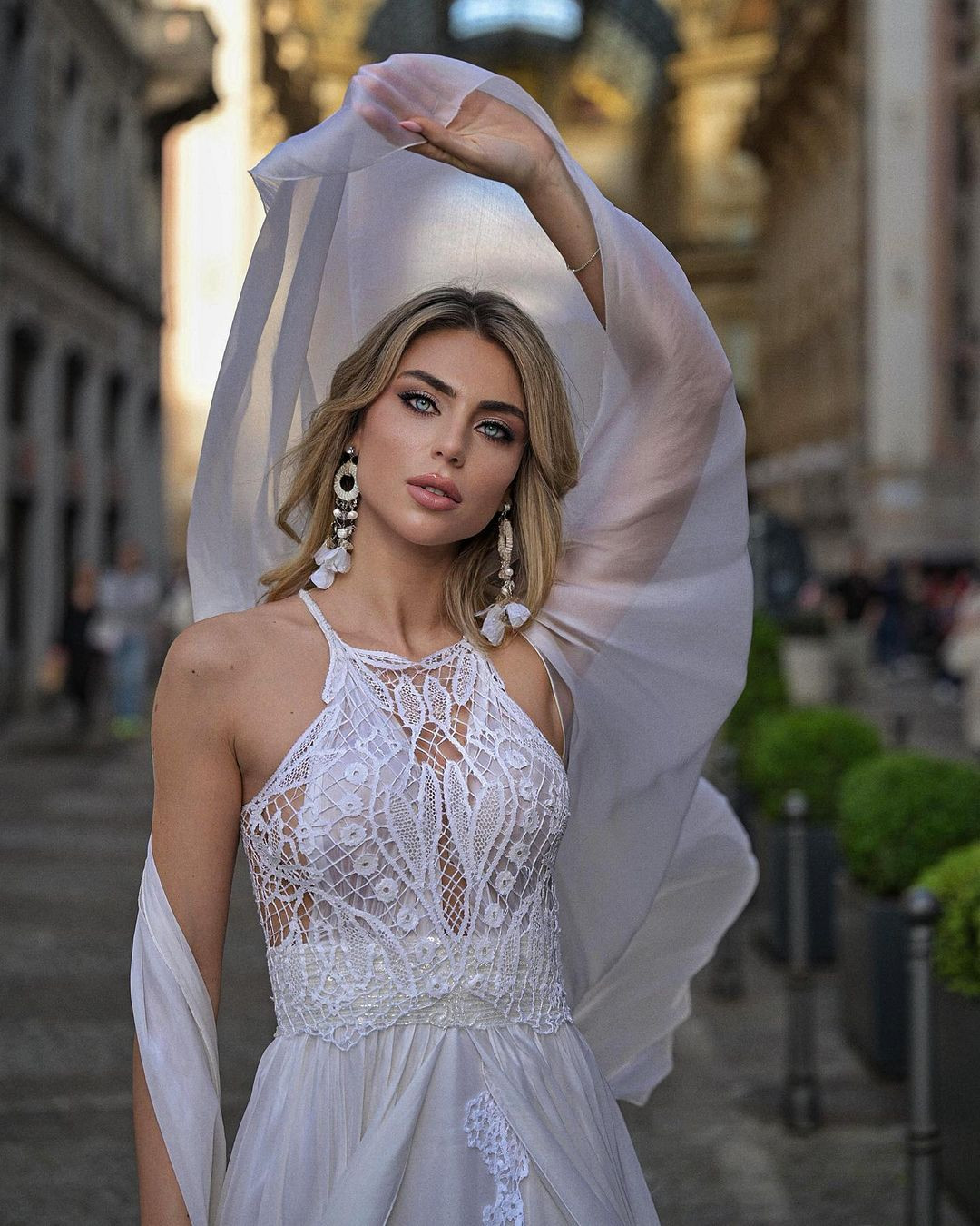 Cô là sinh viên khoa tiếp thị kỹ thuật số, đồng thời là người mẫu, người có ảnh hưởng trên mạng xã hội. Người đẹp có mơ ước trở thành nhà báo.