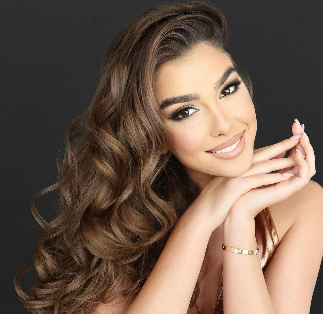 Người đẹp Françeska Rustemi đăng quang danh hiệu Miss Universe Albania 2024. Cô đại diện Albania tại Hoa hậu Hoàn vũ 2024 tổ chức ở Mexico.
