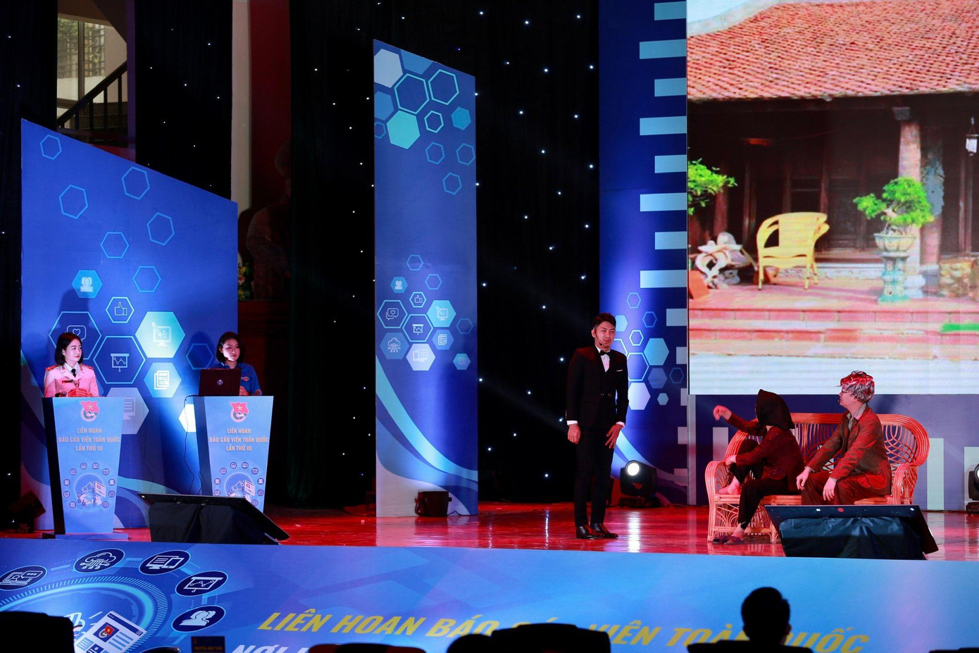 Một trong những phần thi diễn ra tại Liên hoan báo cáo viên toàn quốc