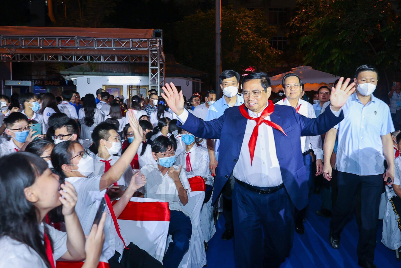 Thủ tướng Phạm Minh Chính tới dự Lễ phát động Tháng hành động vì trẻ em và Khai mạc hè năm 2022, tối 31/5, tại Hà Nội. Ảnh: Như Ý Thủ tướng Phạm Minh Chính tới dự Lễ phát động Tháng hành động vì trẻ em và Khai mạc hè năm 2022, tối 31/5, tại Hà Nội. Ảnh: Như Ý