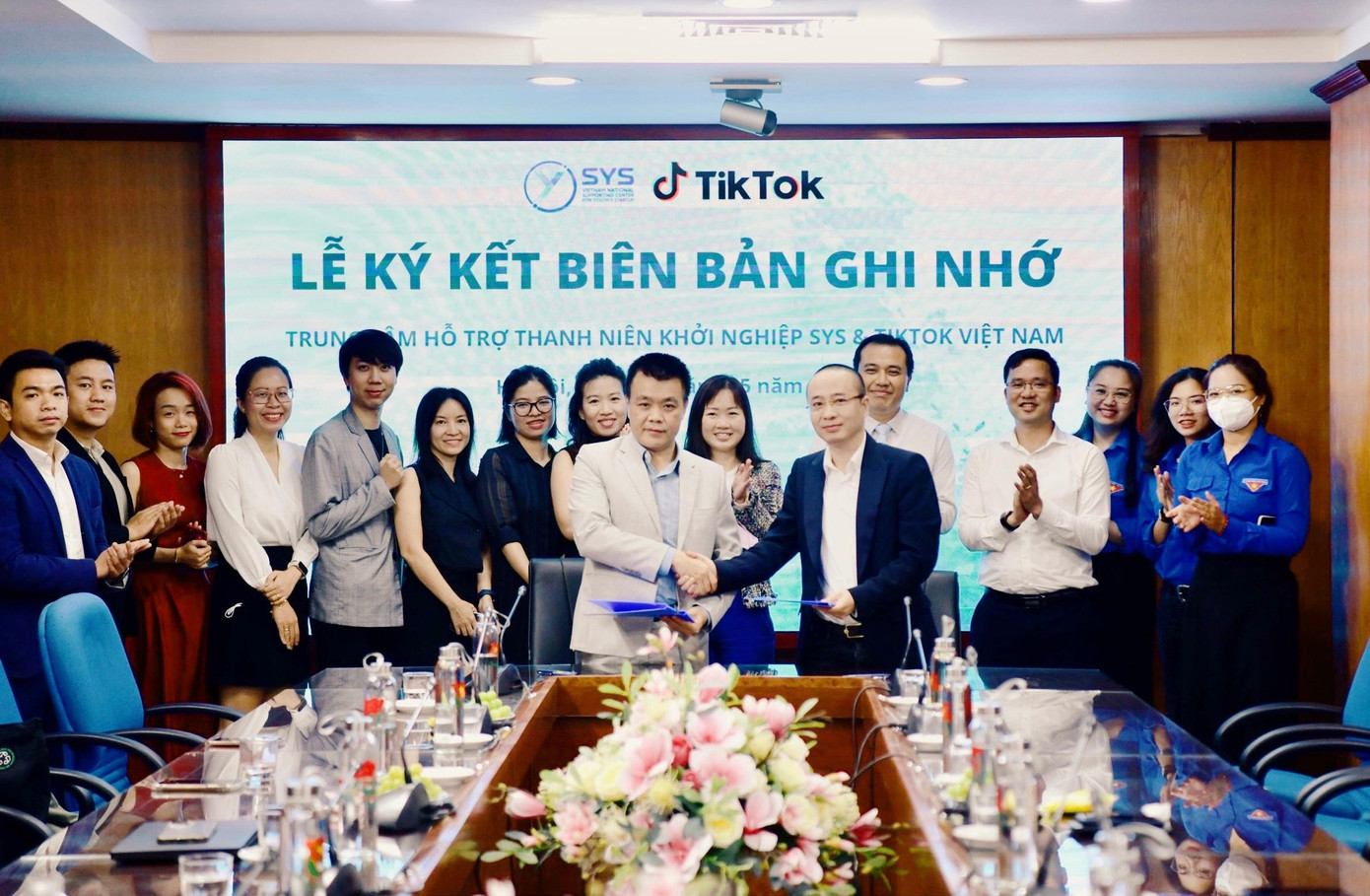 Lễ ký kết biên bản ghi nhớ giữa Trung tâm Hỗ trợ thanh niên khởi nghiệp Việt Nam (SYS) và TikTok Việt Nam