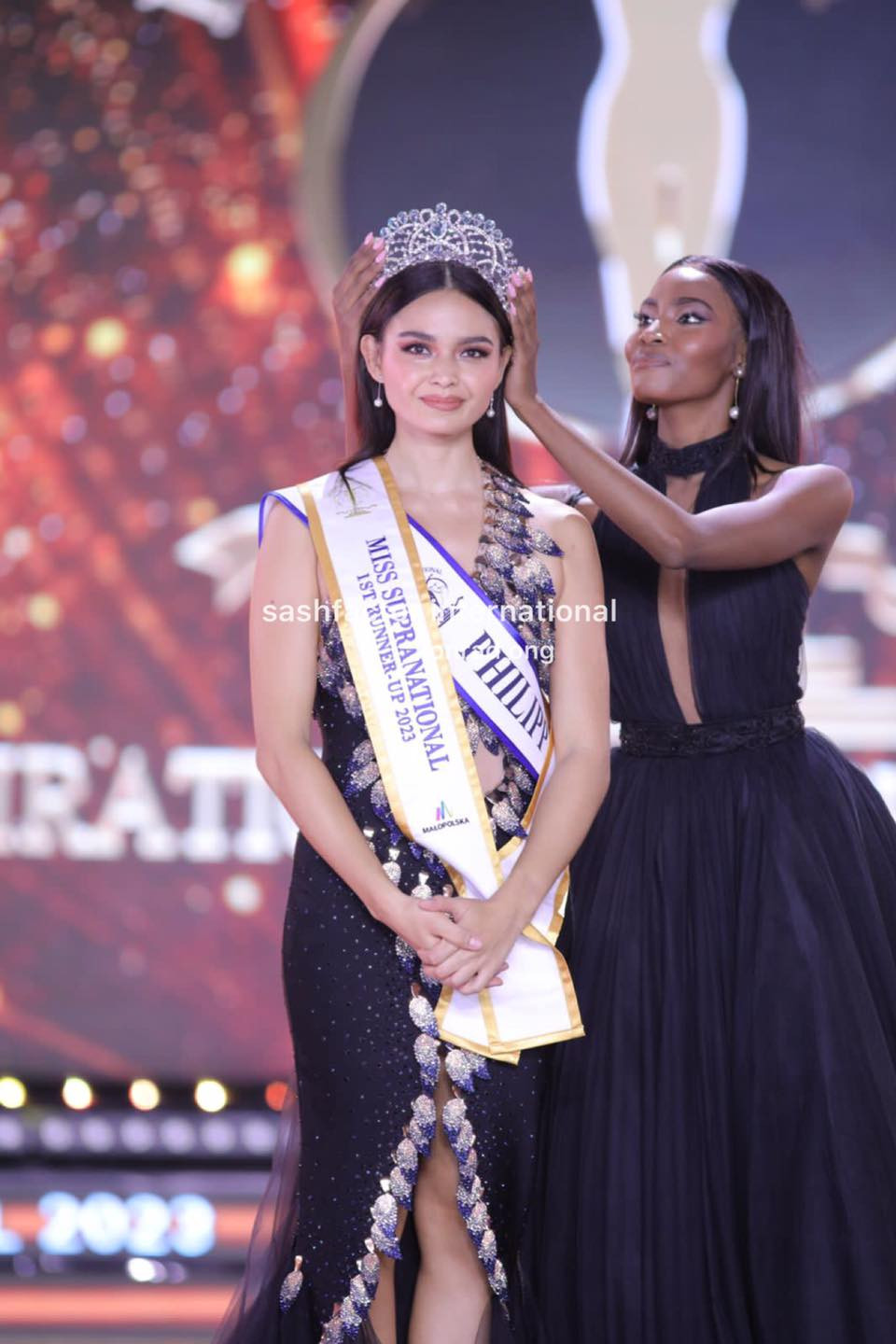 Chung cuộc, Pauline Amelinckx giành ngôi Á hậu 1 còn người đẹp Ecuador - Andrea Aguilera đăng quang ngôi vị cao nhất.