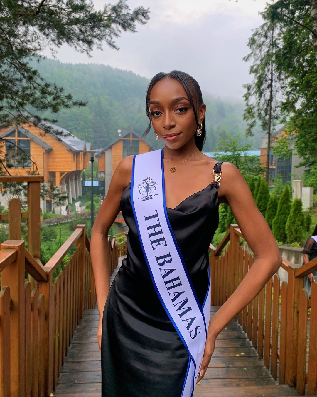 Đại diện giành chiến thắng của khu vực Caribe là người đẹp Bahamas - Malique Maranda. Người đẹp năm nay 22 tuổi, là một chuyên viên tài chính, từng đăng quang danh hiệu Miss Teenager Bahamas Universe 2017. Malique Maranda cũng tích cực hoạt động xã hội, cô quan tâm tới vấn đề sức khoẻ tinh thần.