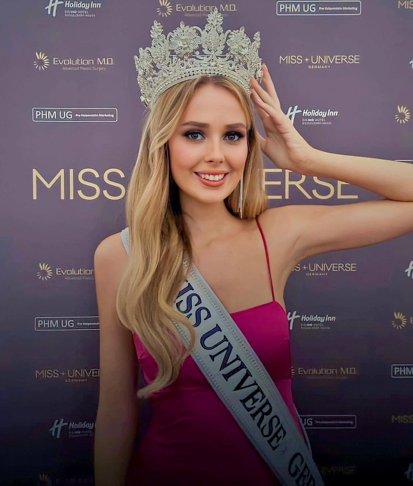 Người đẹp Helena Bleicher đăng quang ngôi vị Hoa hậu Hoàn vũ Đức 2023. Người đẹp Helena Bleicher đăng quang ngôi vị Hoa hậu Hoàn vũ Đức 2023.