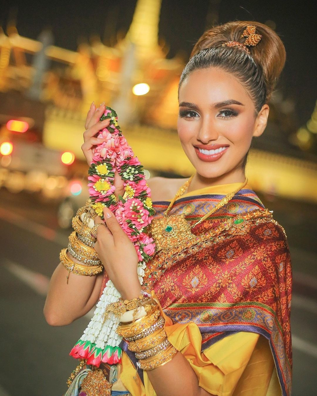 Năm 2019, cô từng thi Miss Earth Ecuador, vào top 4. Năm 2021, cô đại diện Ecuador tham dự Hoa hậu Hòa bình Quốc tế và giành ngôi Á hậu 1. Năm đó, người chiến thắng là đại diện Việt Nam - Nguyễn Thúc Thùy Tiên.