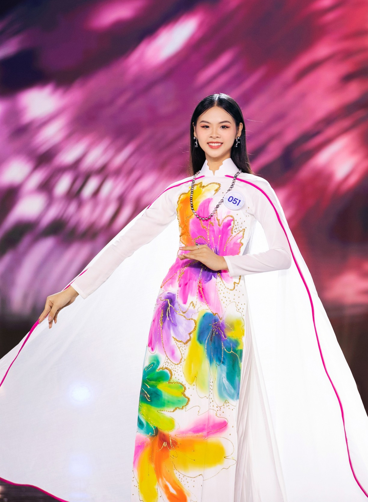 Ngân Hà đạt được nhiều thành tích nổi bật. Cô là Đảng viên từ năm 18 tuổi, giành giải Hoa khôi bóng chuyền Thành phố Đà Nẵng 2023, sinh viên 5 Tốt năm học 2021-2022, diễn giả Talk show GEN Z và Chuyện làm Thương hiệu cá nhân. Khi còn ngồi trên ghế nhà trường, cô giành giải Học sinh giỏi cấp tỉnh Nghệ An năm 2020 môn Hóa học, Huy chương Đồng Hội khỏe Phù Đổng tỉnh Nghệ An môn bóng đá, Huy chương Đồng giải Bóng chuyền khối sinh viên Đại học, Cao đẳng năm 2022.