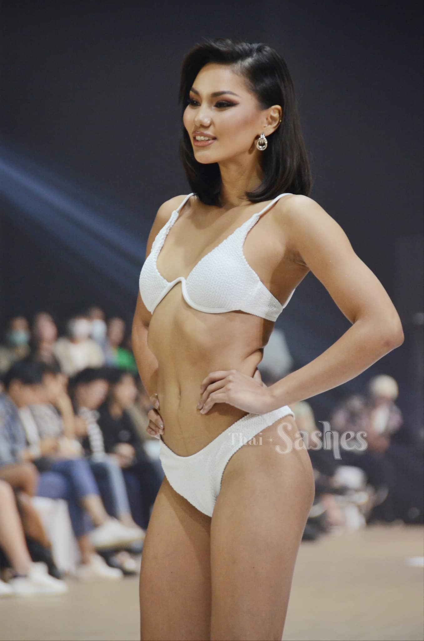 Năm 2022, đại diện Thái Lan tại Hoa hậu Hoàn vũ là người đẹp Anna Sueangam-iam nhưng cô không giành được thành tích. Trước đó, đại diện Thái Lan tại Hoa hậu Hoàn vũ 2021 là người đẹp Anchilee Scott-Kemmis cũng phải ra về trắng tay.