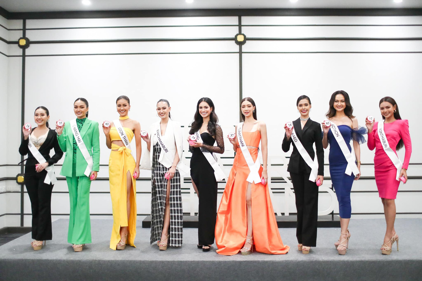 Sau khi nhập cuộc, thí sinh đã nhận số báo danh để tham gia các hoạt động của cuộc thi năm nay.