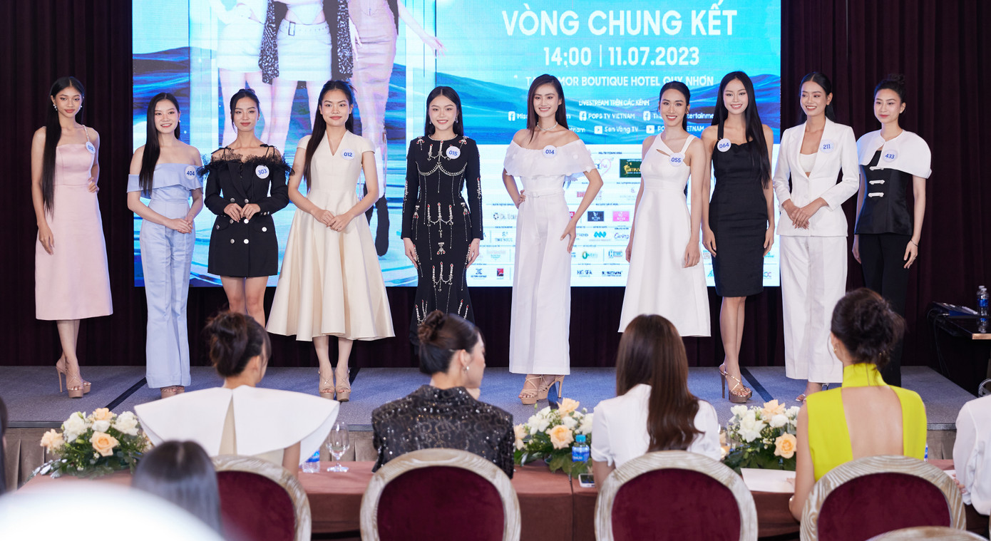 Sau 2 vòng thi, ban tổ chức đã lựa chọn ra top 10 và sau đó là top 4 của phần thi Head to Head Challenge - Người đẹp Bản lĩnh. Top 4 bao gồm các thí sinh Phạm Thị Tú Trinh (SBD: 303), Phạm Hương Anh (SBD: 404), Đào Thị Hiền (SBD: 064), Trần Phương Nhi (SBD: 015).