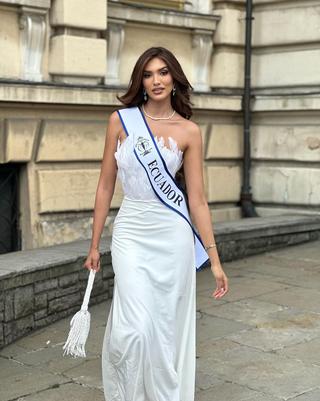 Trong quá trình tham dự cuộc thi Hoa hậu Siêu quốc gia 2023 ở Ba Lan, Andrea Aguilera chinh phục khán giả với phong cách thời trang sang trọng, quyến rũ. Người đẹp cũng có sự đầu tư chỉn chu và thể hiện quyết tâm sau 2 năm quay lại với đường đua nhan sắc.