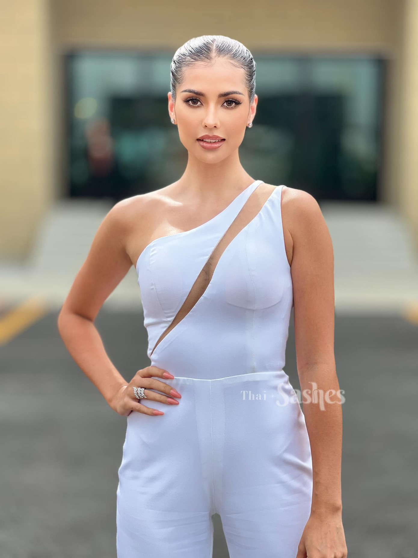 Hoa hậu Siêu quốc gia 2019 Anntonia Porsild đại diện cho tỉnh Nakhon Ratchasima. Cô gây xôn xao khi quyết định từ bỏ danh hiệu Hoa hậu Siêu quốc gia để tìm kiếm tấm vé đại diện cho Thái Lan tham dự Hoa hậu Hoàn vũ 2023. Anntonia Porsild được xem là ứng viên nặng ký khiến các đối thủ phải dè chừng. Anntonia Porsild sinh năm 1997, mang hai dòng máu Đan Mạch - Thái Lan với chiều cao 1,73 m và thân hình nóng bỏng.