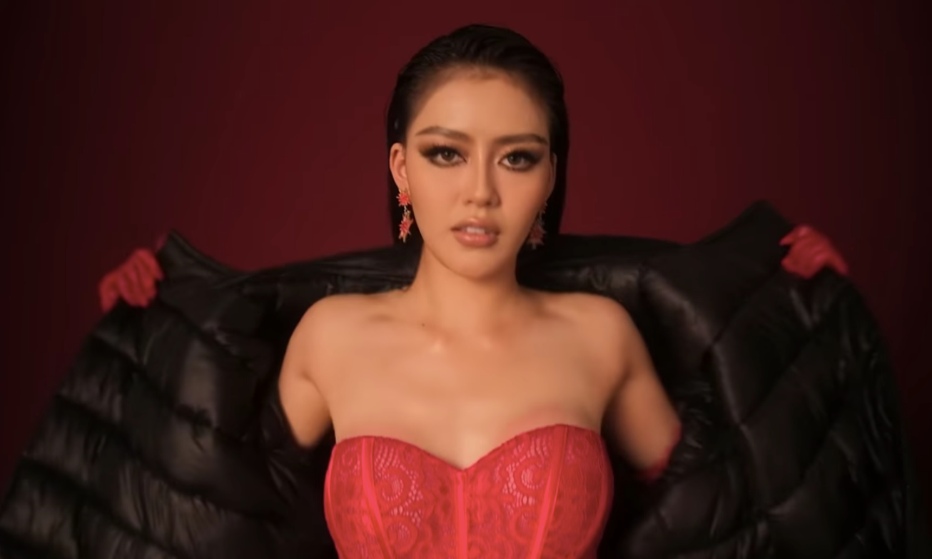 Đặng Thanh Ngân trong phần thi Supra Model Of The Year.