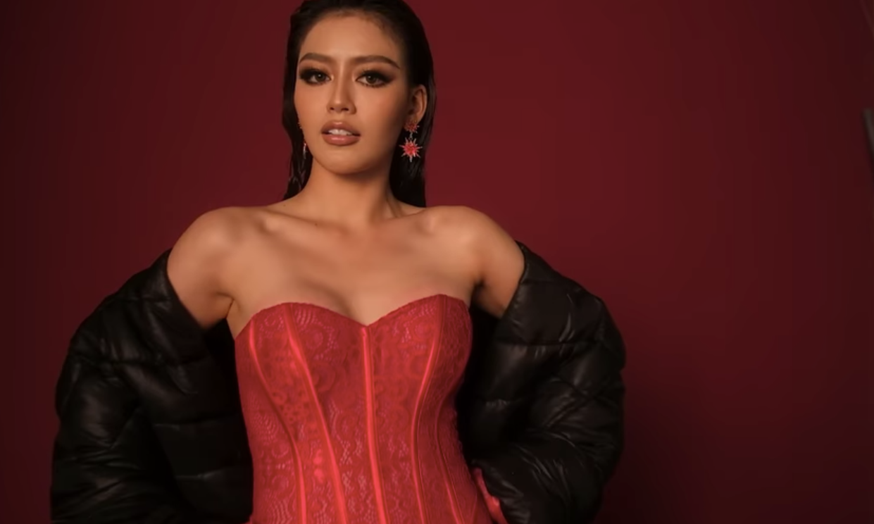 Đặng Thanh Ngân trong phần thi Supra Model Of The Year.