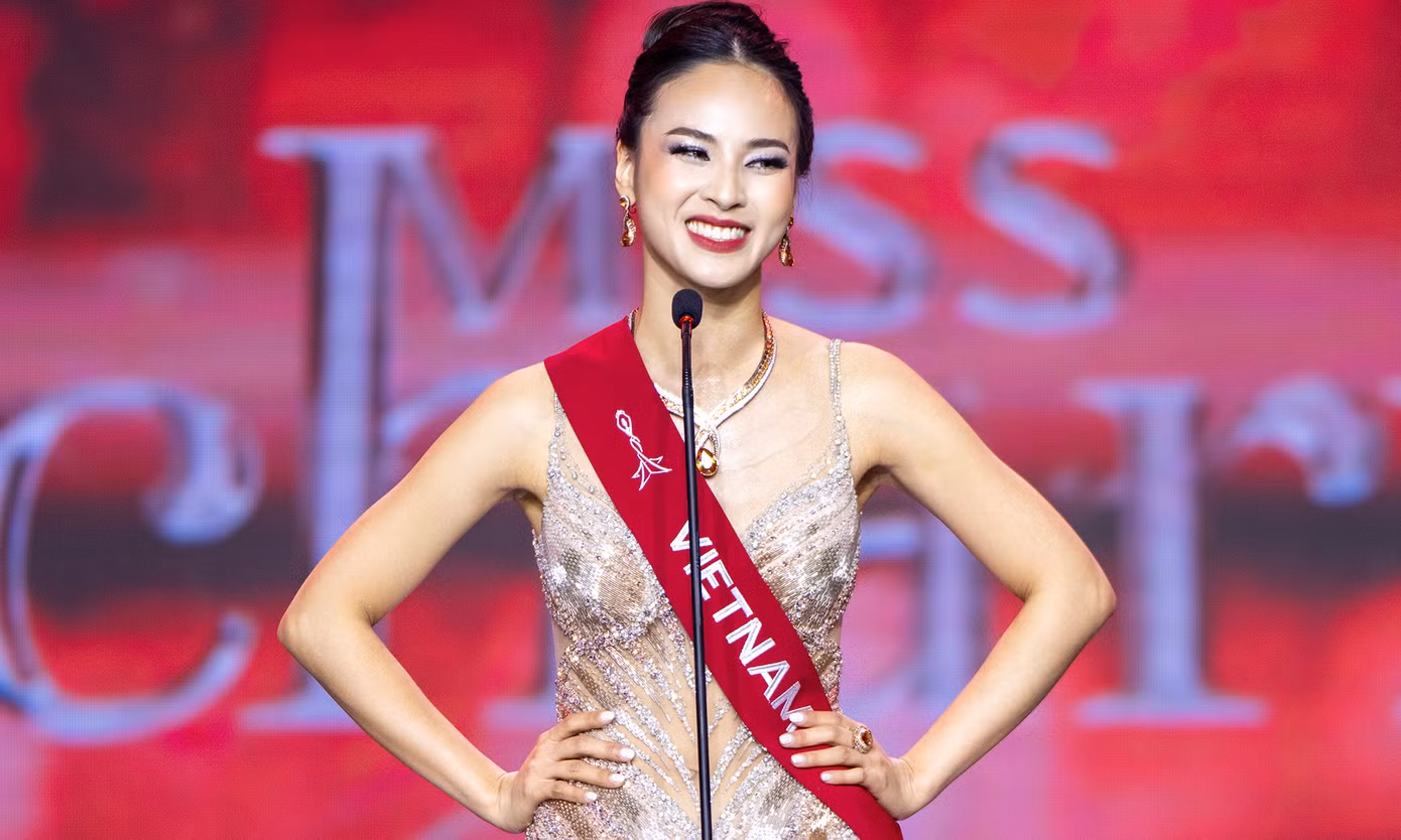 Quỳnh Nga và người đẹp Malaysia trả lời ứng xử.
