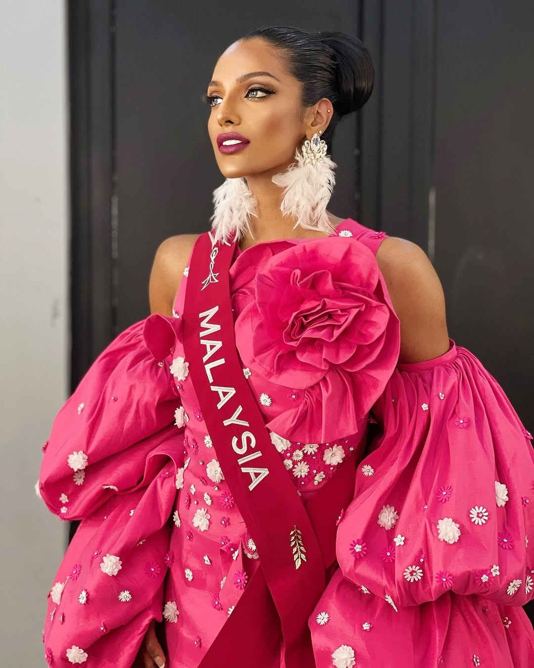 Rashmita là người mẫu kiêm nhà hoạt động xã hội. Cô là nhà sáng lập của tổ chức Femmer Force Forward, đồng thời là thành viên của tổ chức Woman for Equality Malaysia (tổ chức cung cấp sự hỗ trợ cho phụ nữ và trẻ em từng bị bạo lực gia đình, đồng thời thúc đẩy bình đẳng giới).