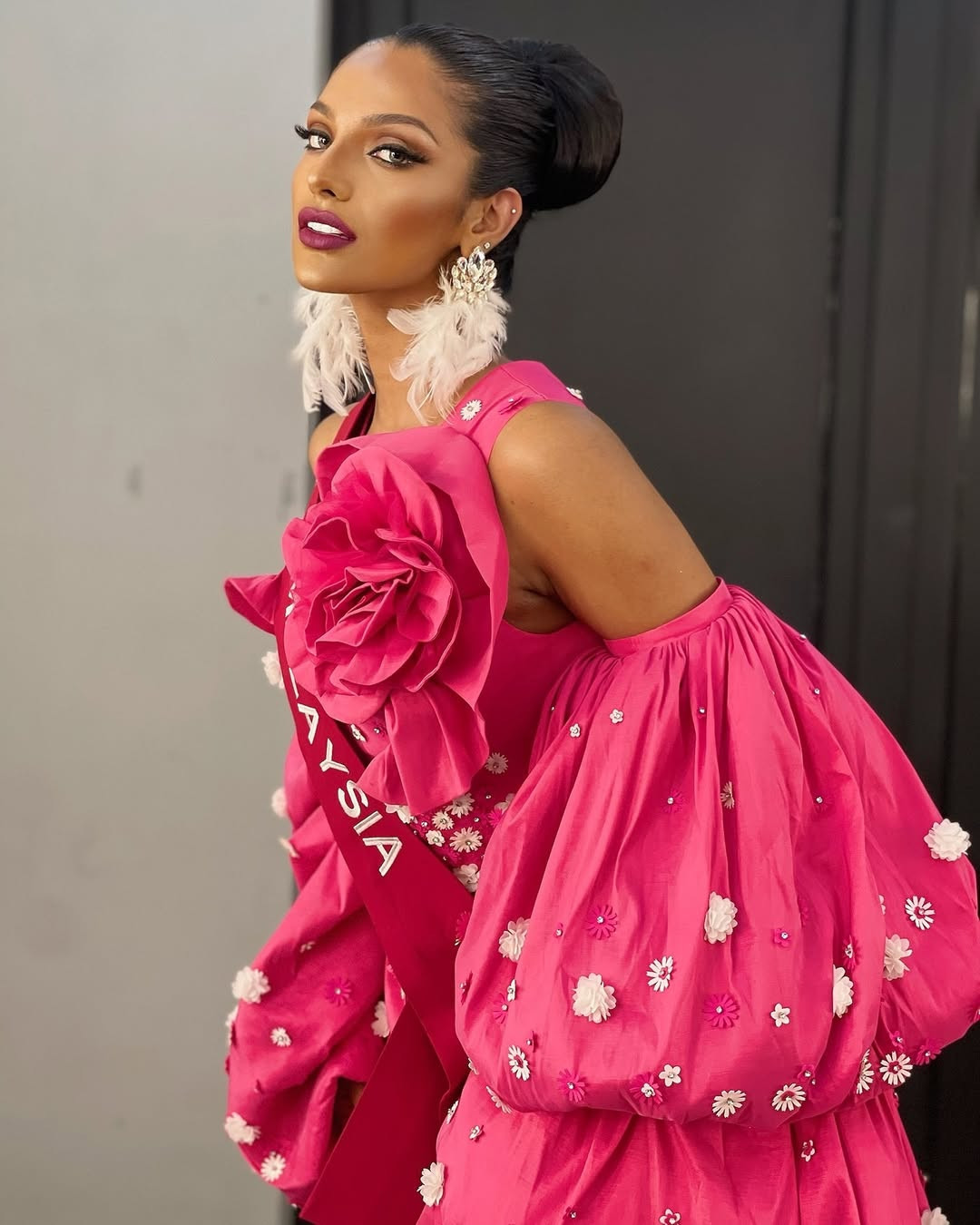 Rashmita là người mẫu kiêm nhà hoạt động xã hội. Cô là nhà sáng lập của tổ chức Femmer Force Forward, đồng thời là thành viên của tổ chức Woman for Equality Malaysia (tổ chức cung cấp sự hỗ trợ cho phụ nữ và trẻ em từng bị bạo lực gia đình, đồng thời thúc đẩy bình đẳng giới).