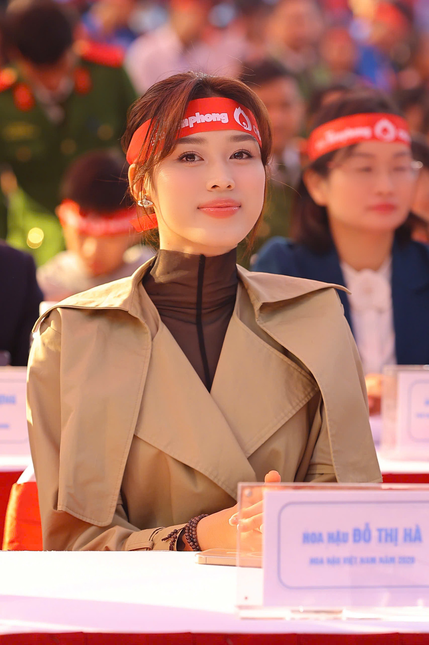 Từ khi còn ngồi trên ghế nhà trường và trước khi đăng quang Hoa hậu Việt Nam 2020, Đỗ Thị Hà đã biết tới Chủ Nhật Đỏ và mong muốn được đồng hành cùng chương trình để lan tỏa tới cộng đồng. Là một người trẻ, Đỗ Thị Hà mong muốn có thể truyền cảm hứng tích cực tới thế hệ trẻ thông qua những hoạt động ý nghĩa như hiến máu.