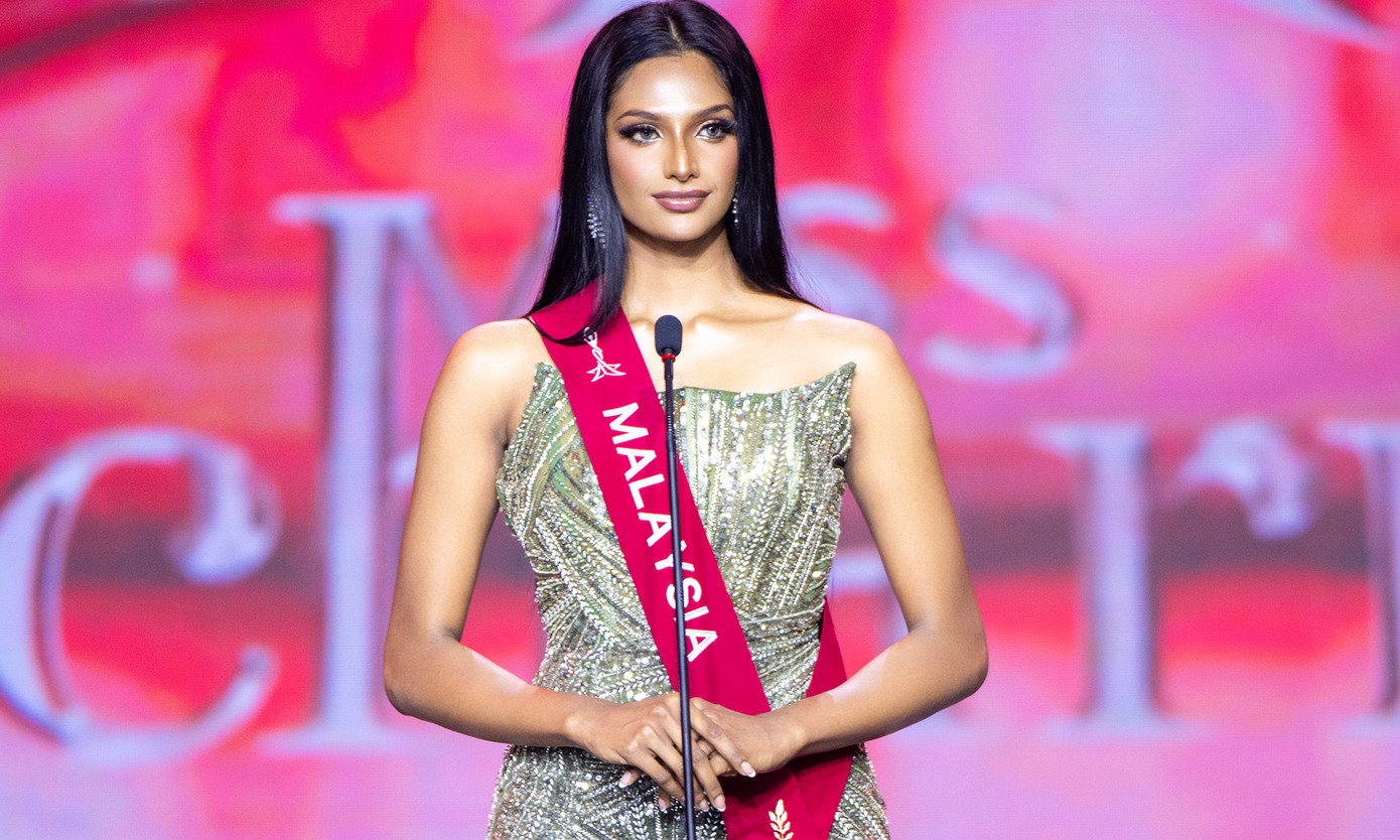 Người đẹp Malaysia có kỹ năng ứng xử thông minh, tiếng Anh trôi chảy. Trong phần thi ứng xử cô nhận câu hỏi về chủ đề giáo dục. Đây cũng là vấn đề mà Rashmita Rasindran quan tâm, theo đuổi trong nhiều năm qua với tư cách một nhà hoạt động xã hội.