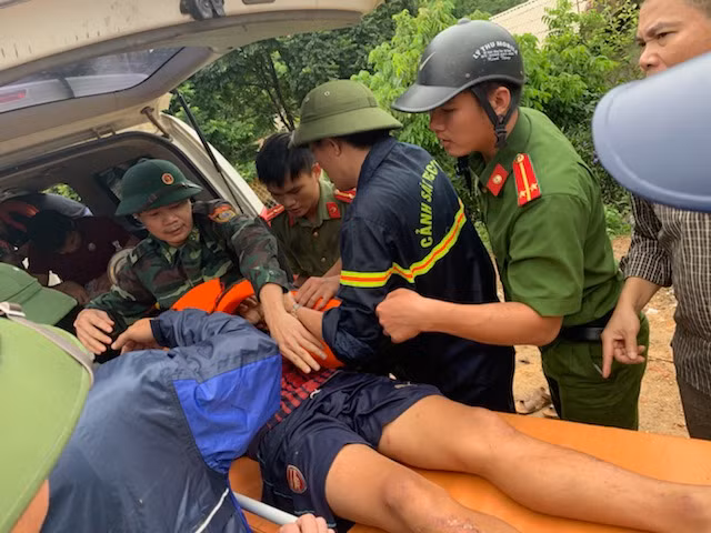 Tìm thấy 1 người bị thương do lũ cuốn bên bờ sông Luồng ảnh 3