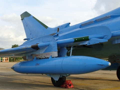 Thùng dầu phụ dành cho chuyến bay dài. Mỗi chiếc Su 22 luôn có hai thùng dầu phụ hai bên