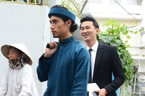 Quốc Cường và Phạm Anh Khoa cùng nhau tiến vào đám cưới