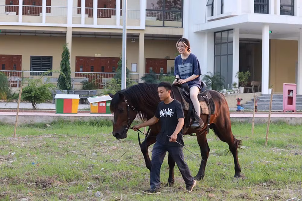 Vừa qua, Học viện Nông nghiệp Việt Nam tổ chức Hội nghị khoa học chăn nuôi - thú y toàn quốc lần thứ V (AVS 2023), với chủ đề "Chăn nuôi tuần hoàn trong kỷ nguyên số". Đây là hoạt động trọng điểm được tổ chức 2 năm một lần bởi Hội Chăn nuôi, Hội Thú y Việt Nam và các trường, viện có đào tạo về chăn nuôi, thú y trên toàn quốc.