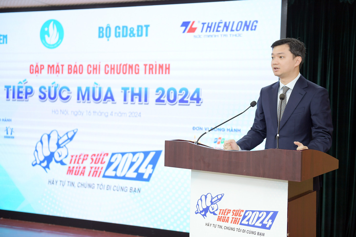 Anh Nguyễn Minh Triết – Bí thư T.Ư Đoàn, Chủ tịch T.Ư Hội Sinh viên Việt Nam phát biểu tại chương trình. Ảnh: DƯƠNG TRIỀU