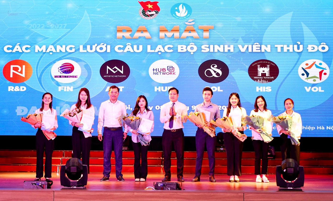 Tại chương trình, Thành Đoàn - Hội Sinh viên TP. Hà Nội tổ chức ra mắt Mạng lưới các câu lạc bộ Thủ đô.