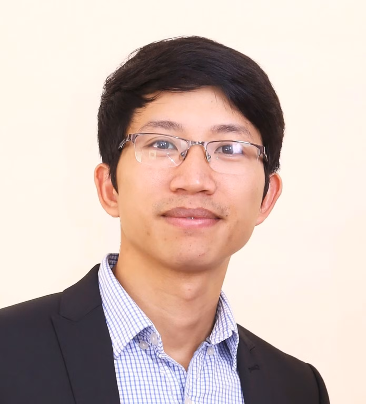 TS Nguyễn Viết Hương – Trường ĐH Phenikaa, với những công trình nghiên cứu có giá trị trong lĩnh vực khoa học kỹ thuật, góp phần quan trọng vào sự phát triển của ngành công nghiệp Việt Nam.