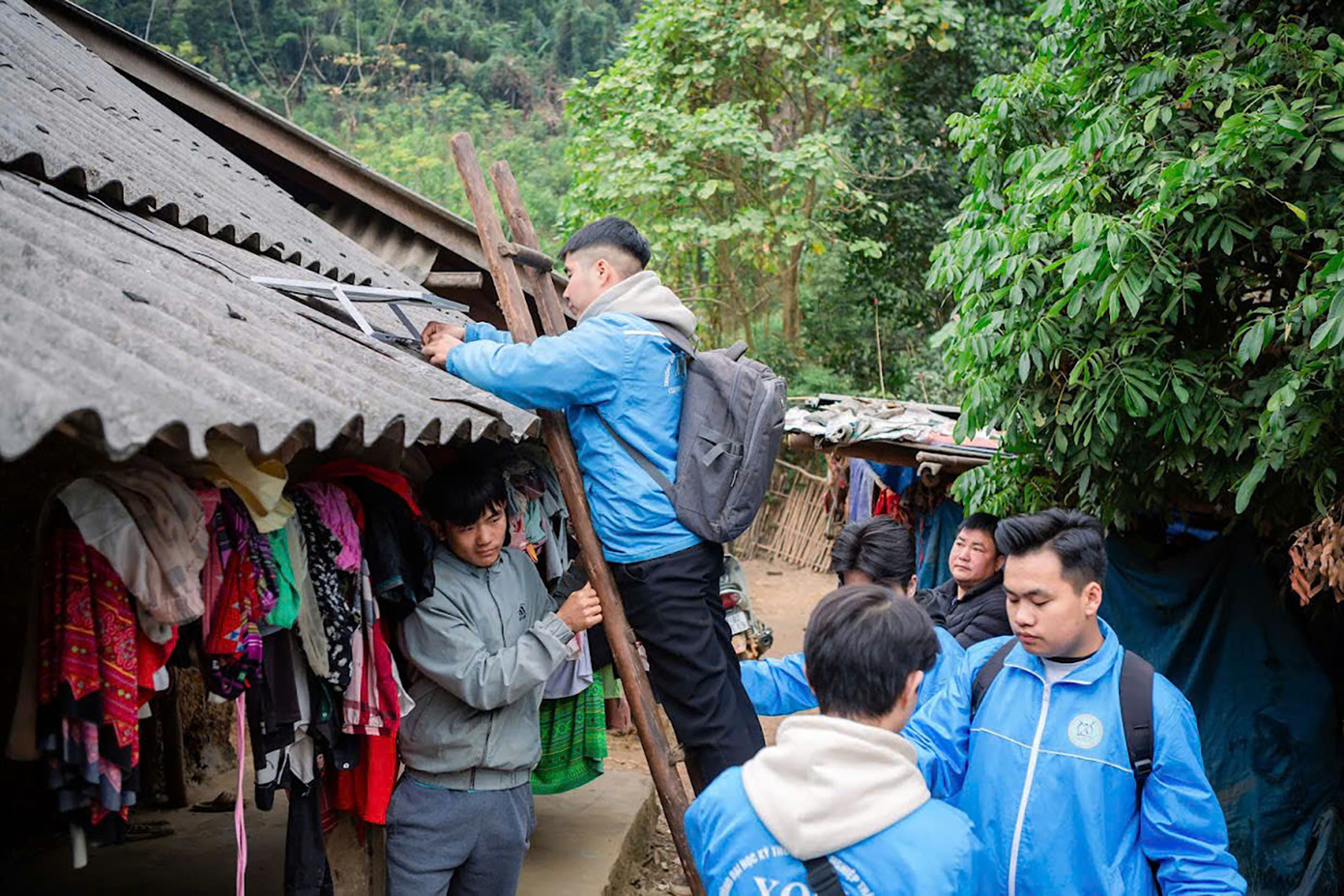 Sinh viên ĐH Thái Nguyên tham gia các hoạt động vì cộng đồng trong Tháng Thanh niên năm 2025. Sinh viên ĐH Thái Nguyên tham gia các hoạt động vì cộng đồng trong Tháng Thanh niên năm 2025.
